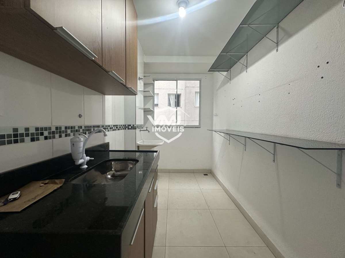 APARTAMENTO - 02 QUARTOS - ELEVADOR - 01 VAGA