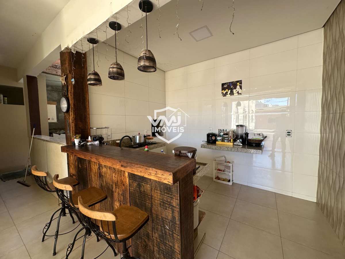 CASA DUPLEX EM MEIO LOTE – BAIRRO BRASIL INDUSTRIAL